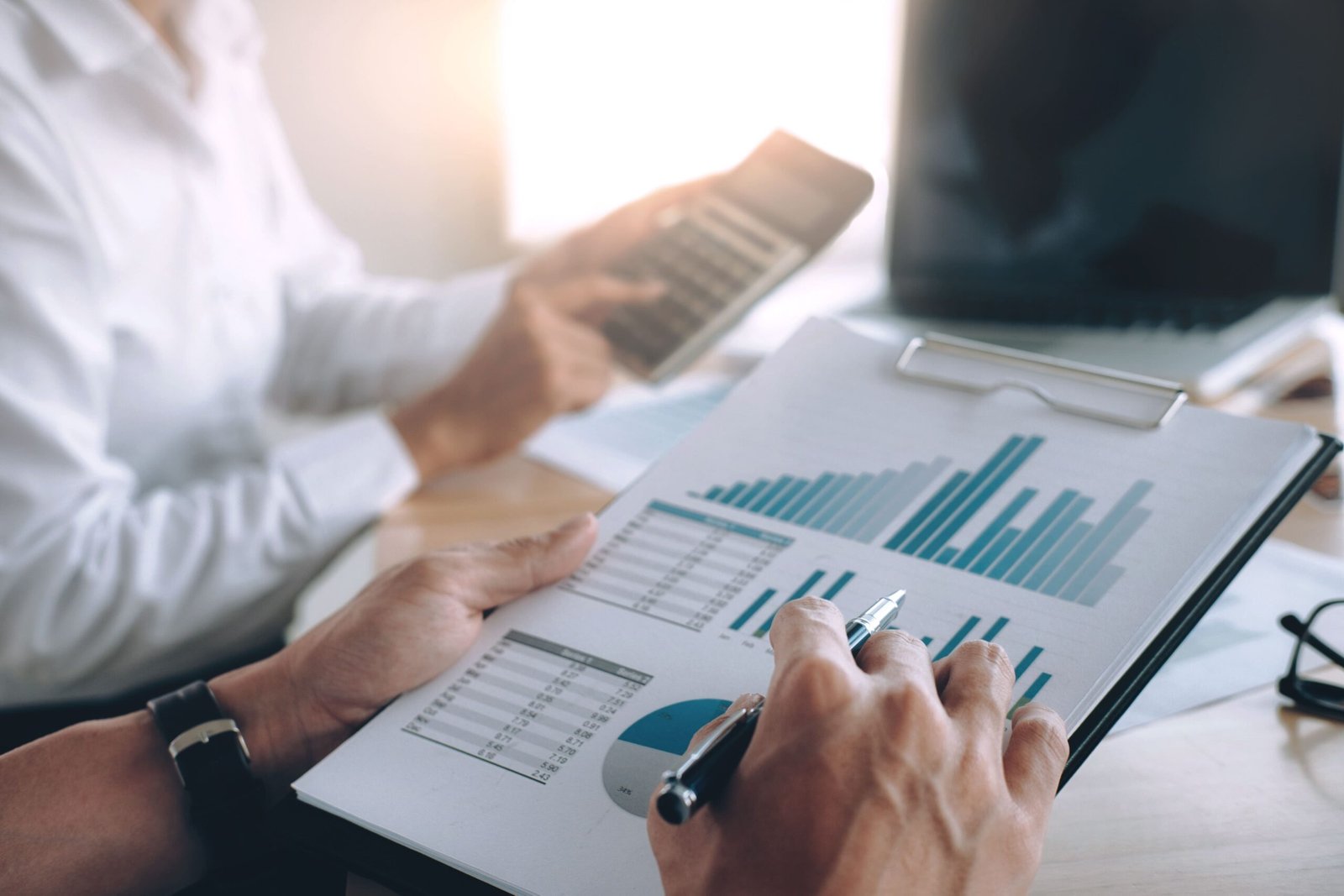 كيف تختار أفضل مكتب دراسة جدوى في السعودية وتفادي المخاطر المالية؟